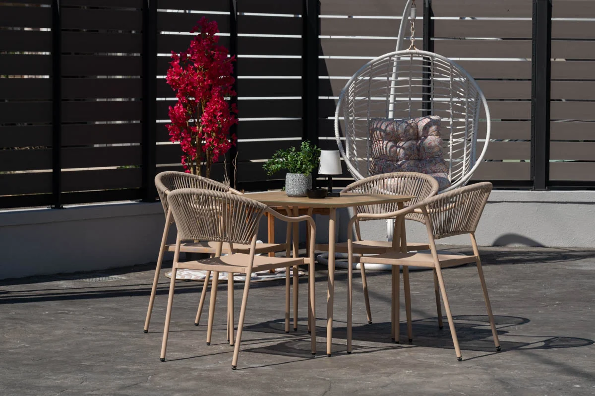 Demi's House shared outdoor area