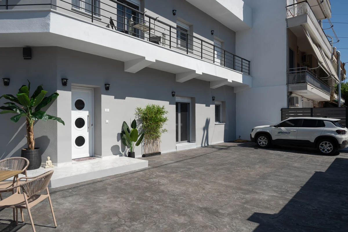Demi's House parking